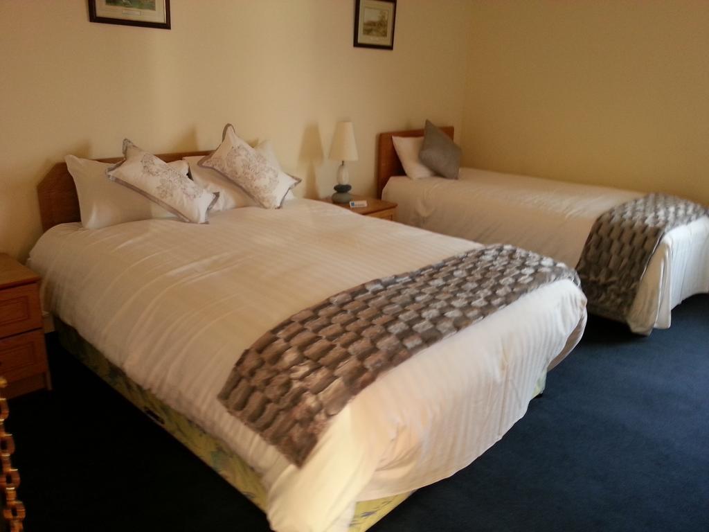 Halfway House Hotel Larne Quarto foto